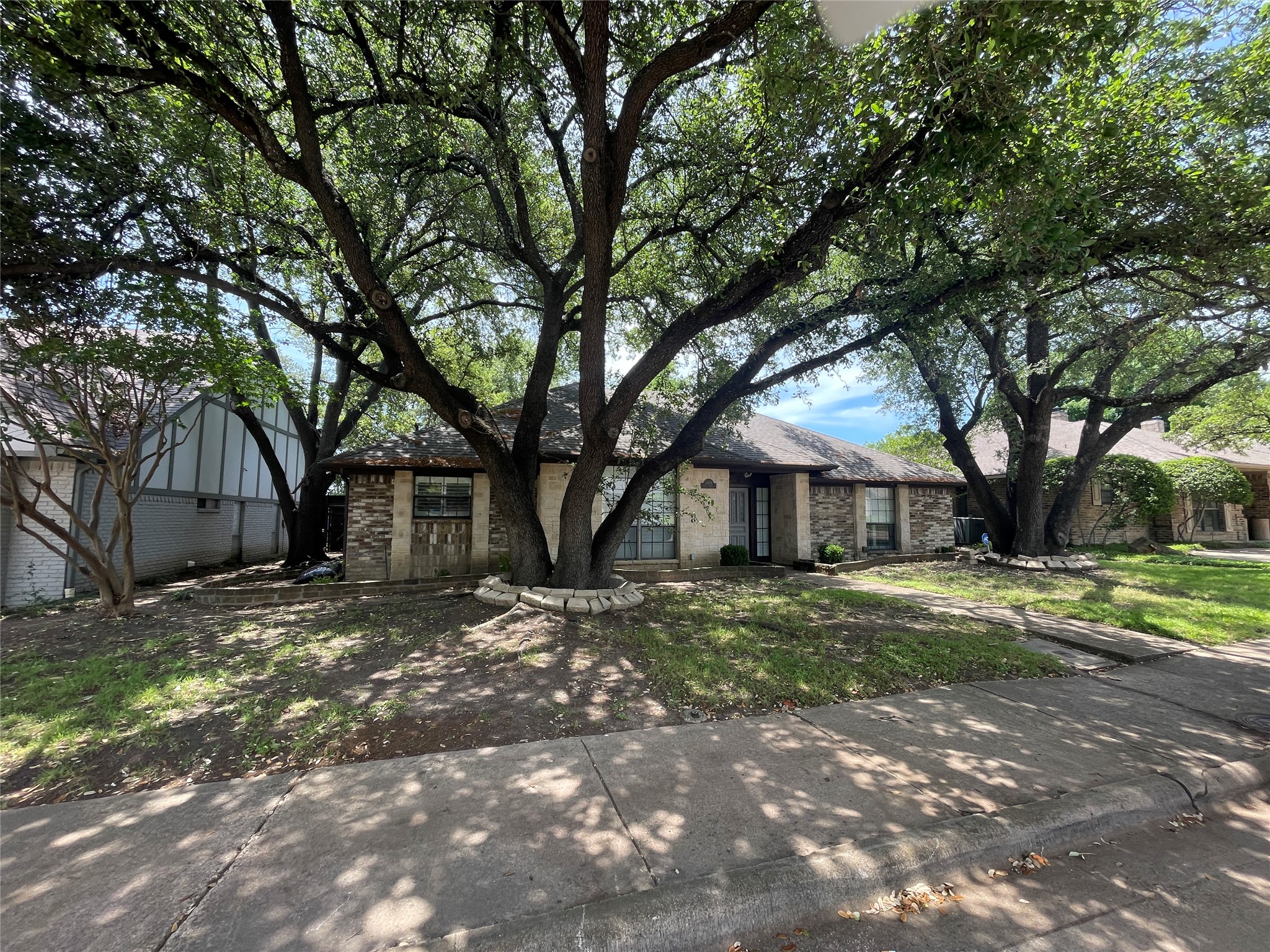 6304 La Cosa Drive Dallas TX 75248
