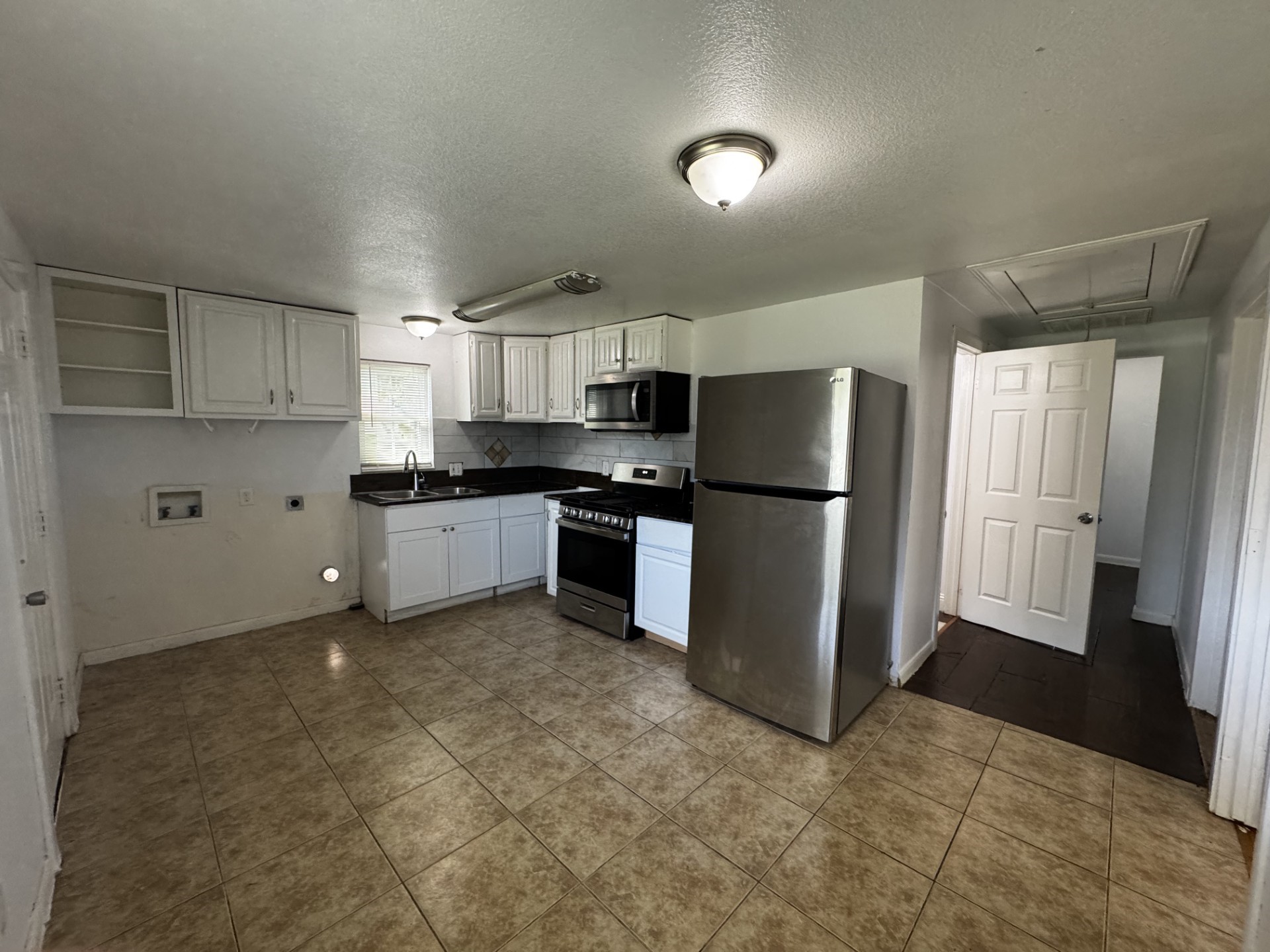 1427 Diceman Avenue Dallas TX 75203