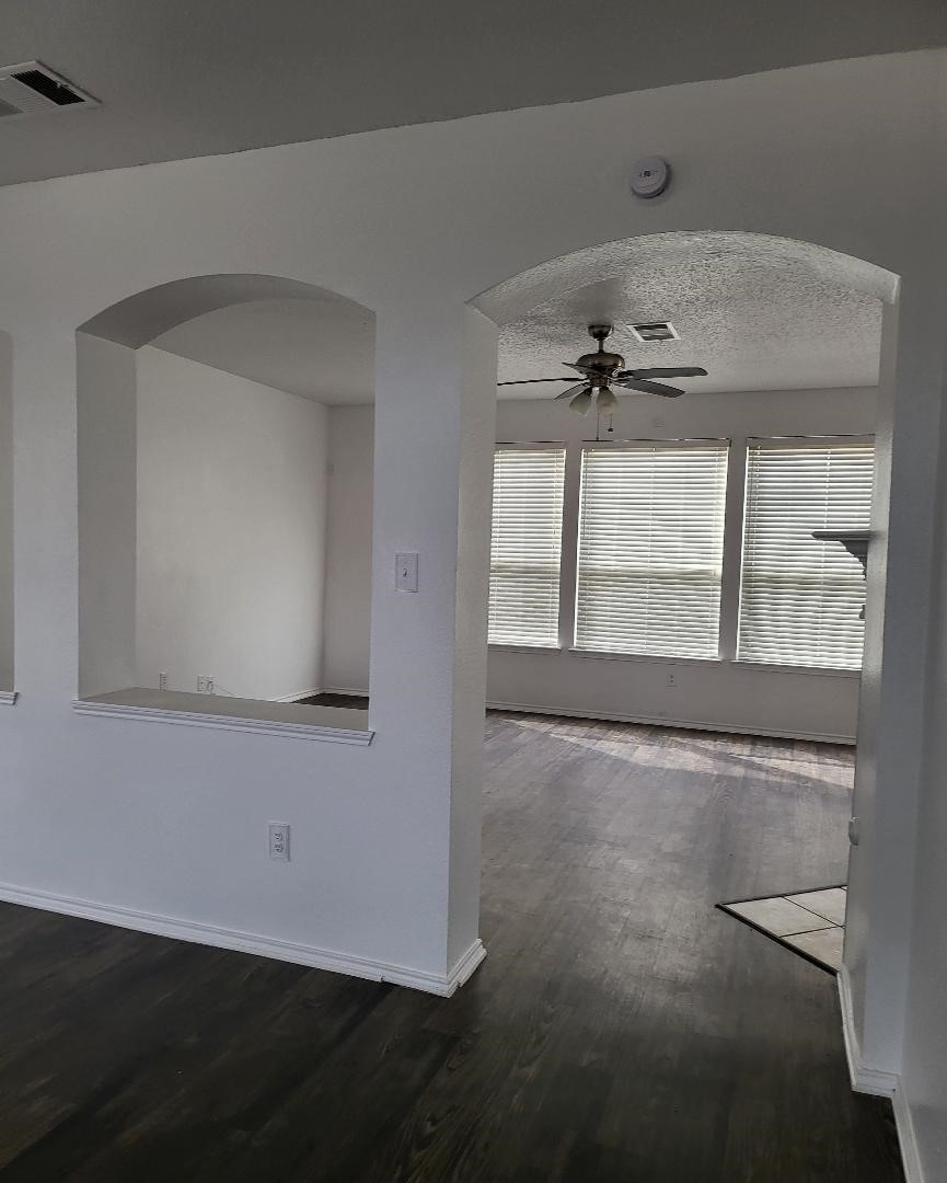 513 Pineview Lane Fort Worth TX 76140