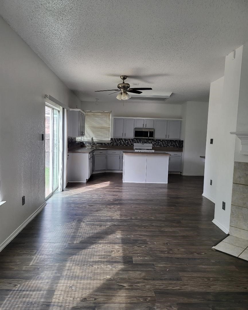513 Pineview Lane Fort Worth TX 76140
