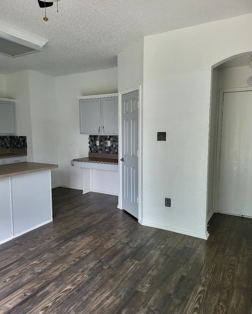 513 Pineview Lane Fort Worth TX 76140