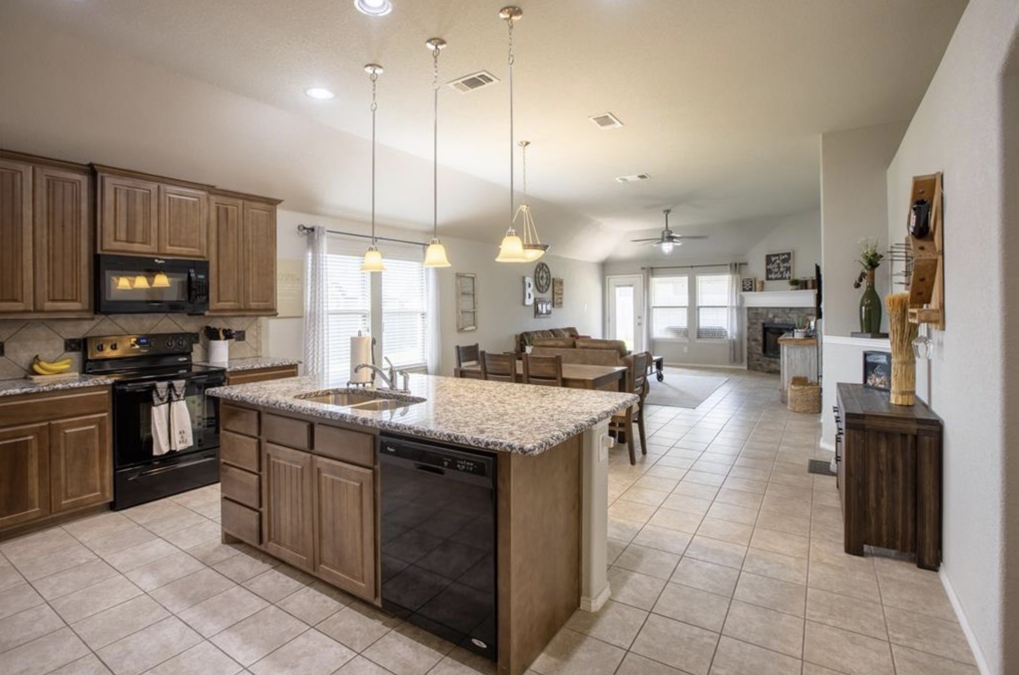 1712 Chivalry Lane Fort Worth TX 76140