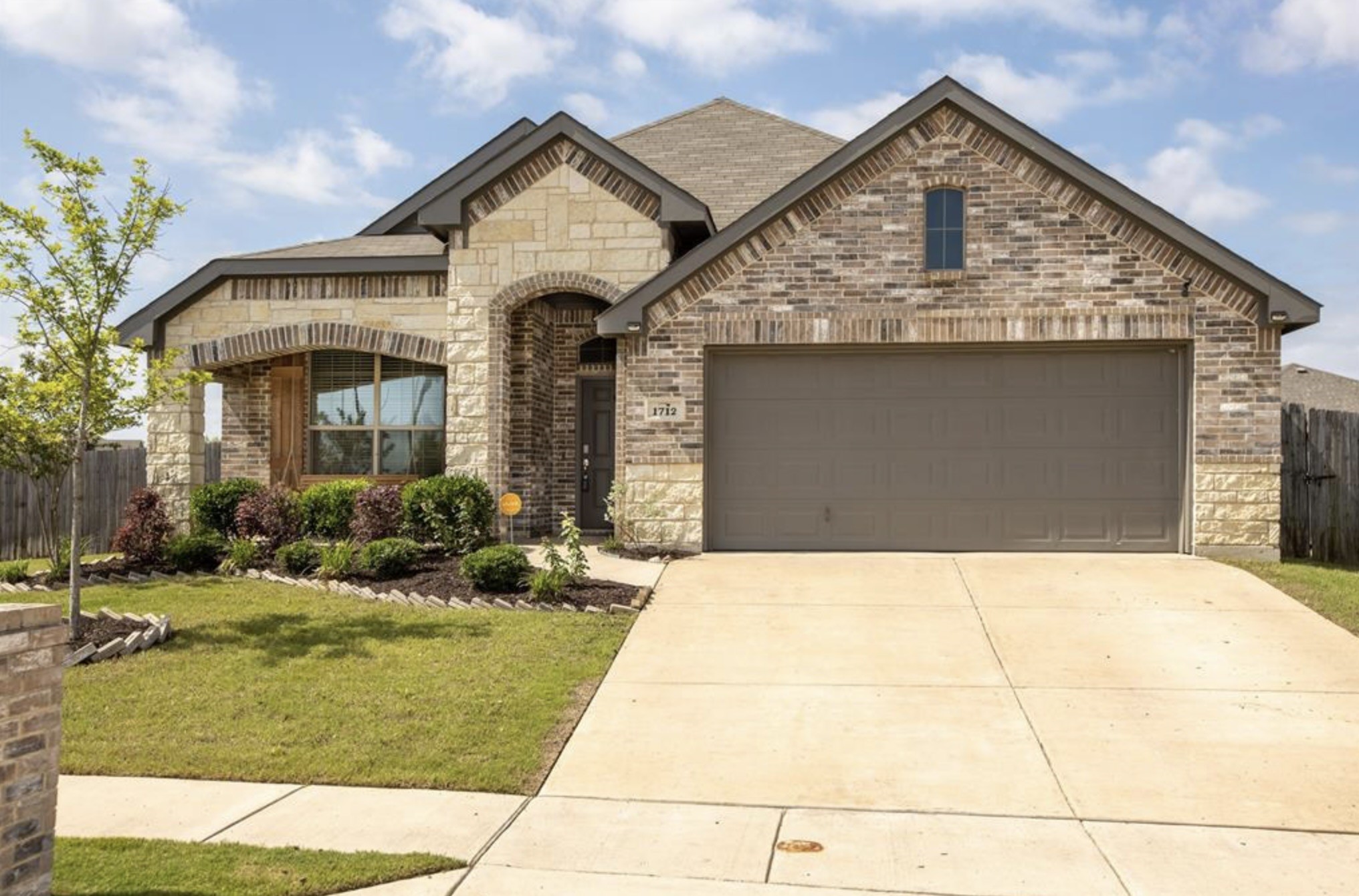 1712 Chivalry Lane Fort Worth TX 76140