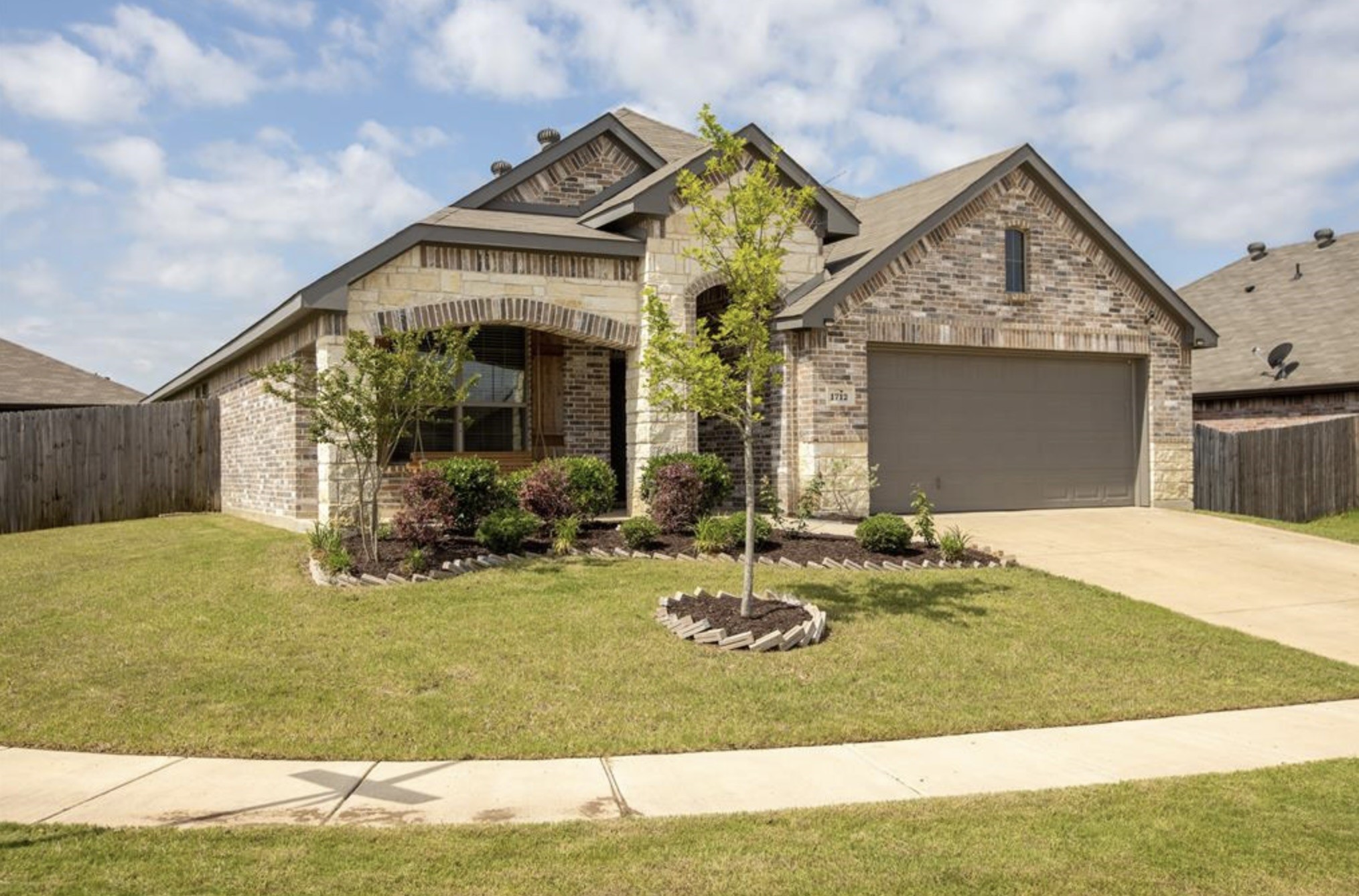 1712 Chivalry Lane Fort Worth TX 76140