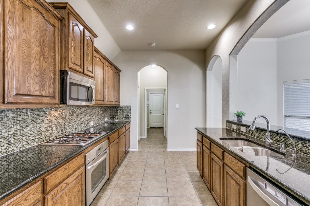 1802 Sanderlain Lane Allen TX 75002
