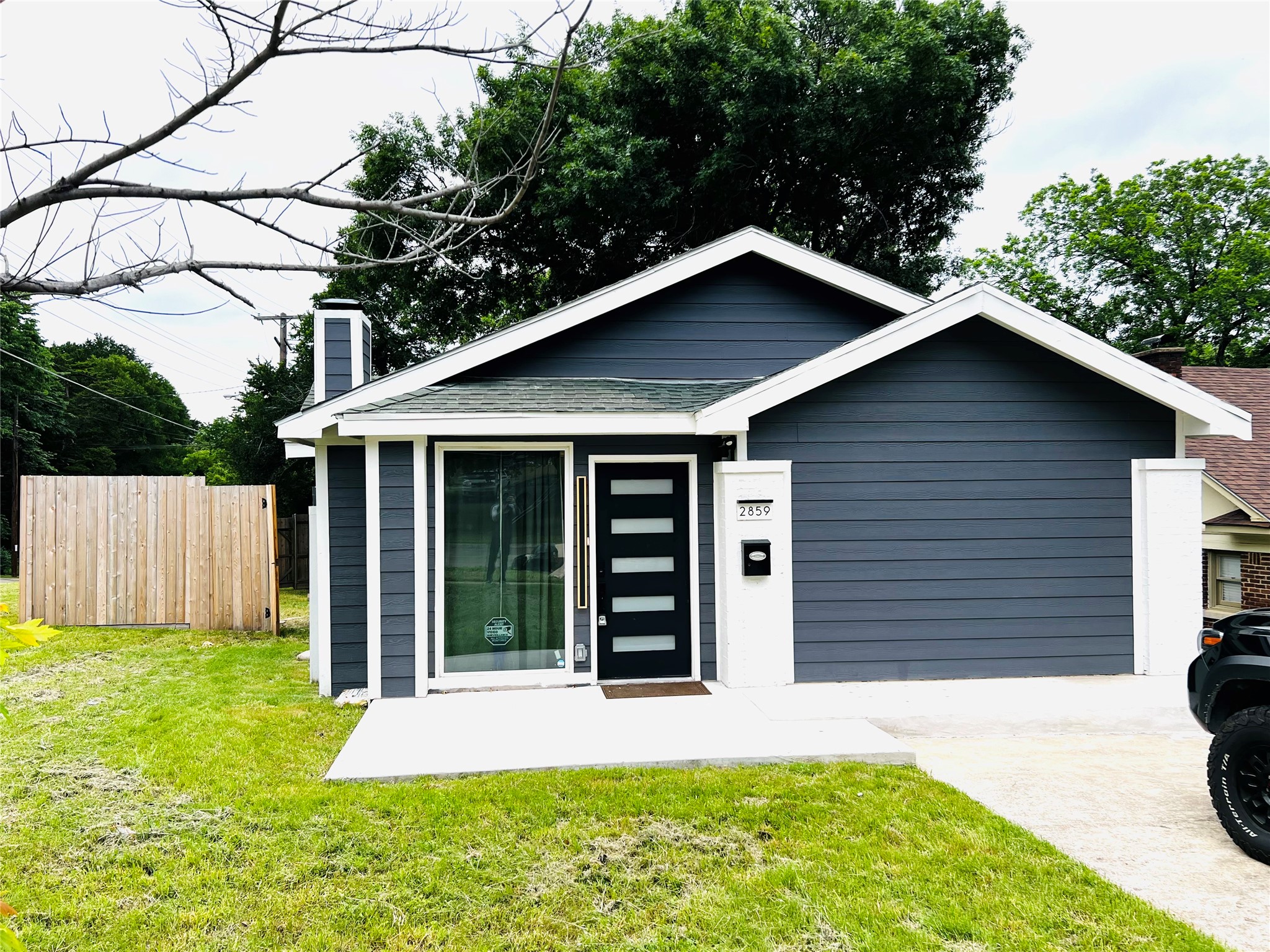 2859 W Brooklyn Avenue Dallas TX 75211