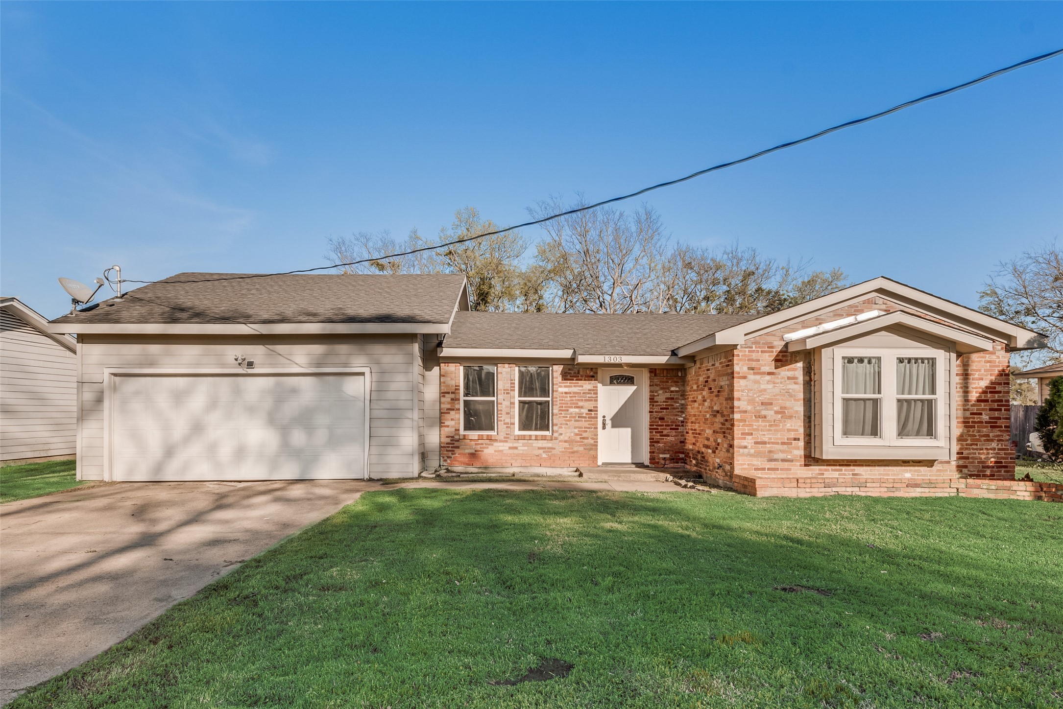 1303 S Medora Street Terrell TX 75160