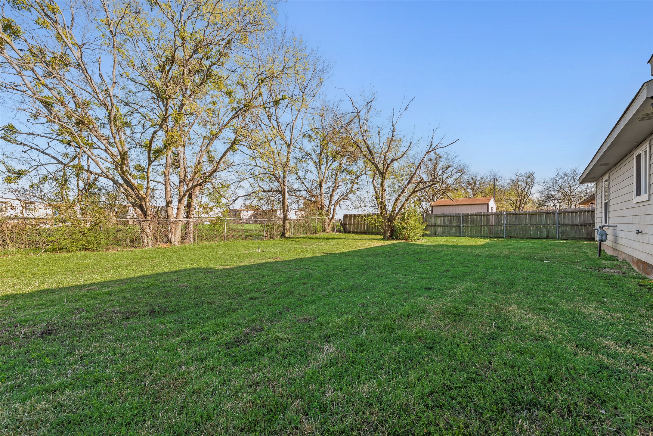1303 S Medora Street Terrell TX 75160
