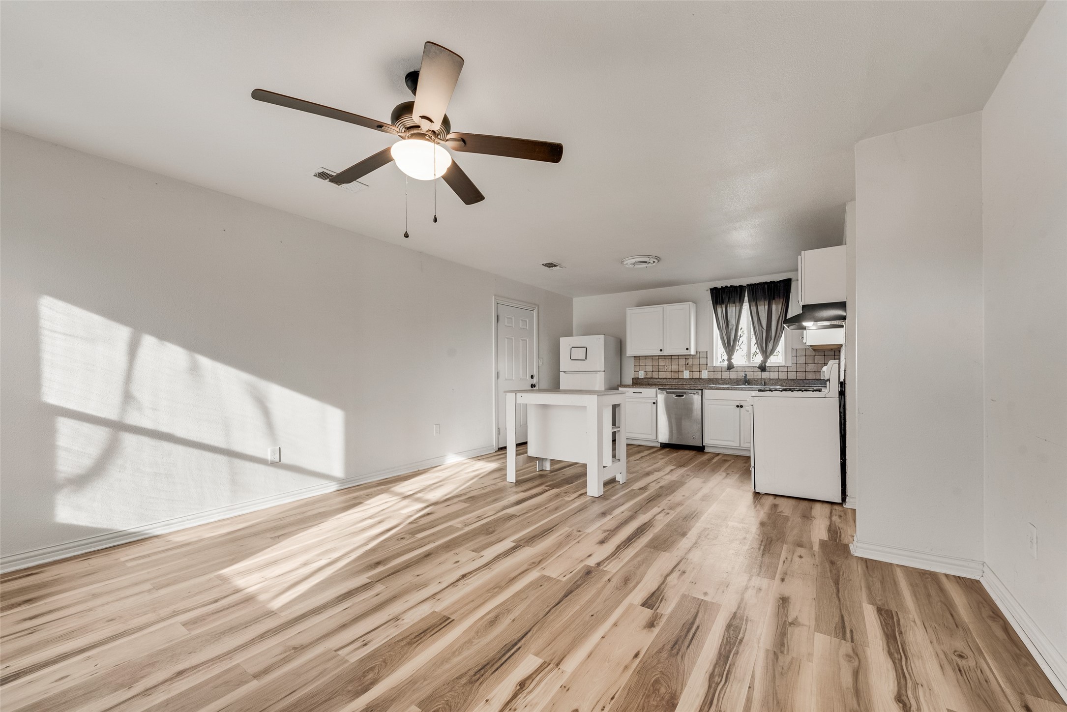 1303 S Medora Street Terrell TX 75160