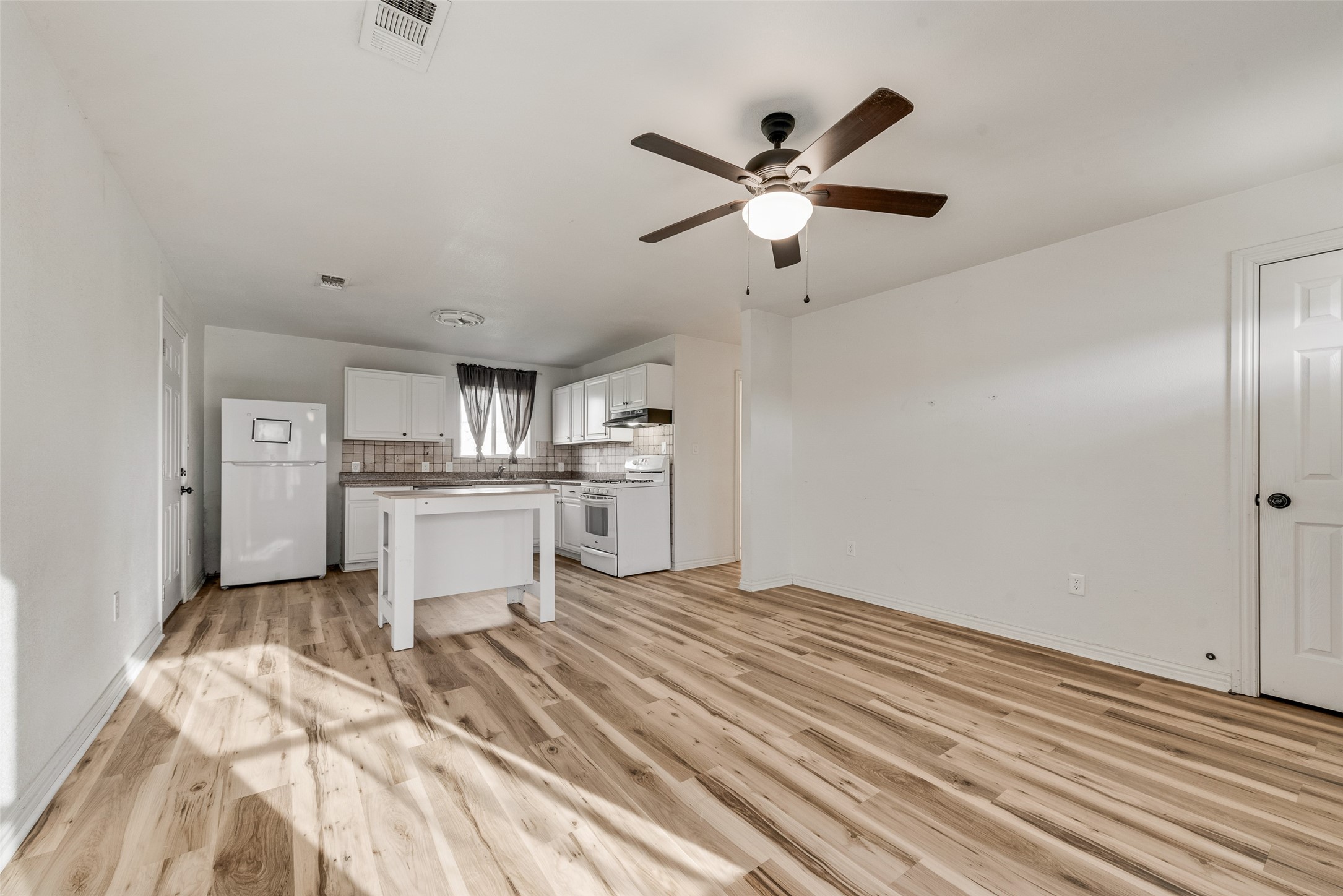 1303 S Medora Street Terrell TX 75160