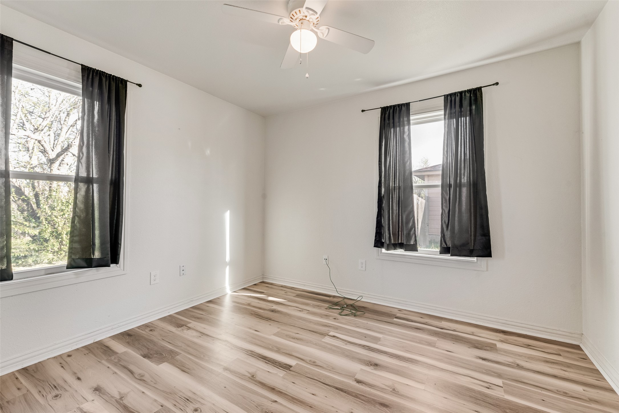 1303 S Medora Street Terrell TX 75160