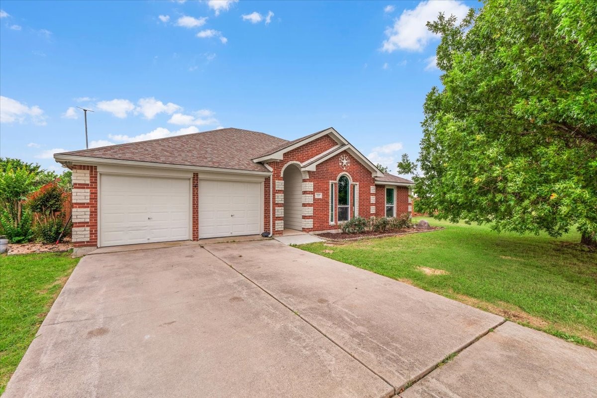 213 January Lane Ponder TX 76259