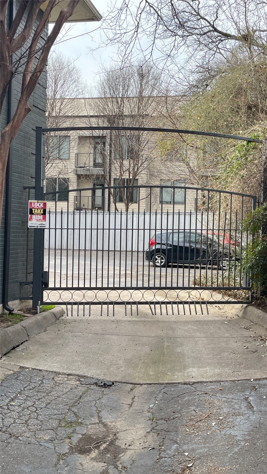 3215 Douglas Street Dallas TX 75219