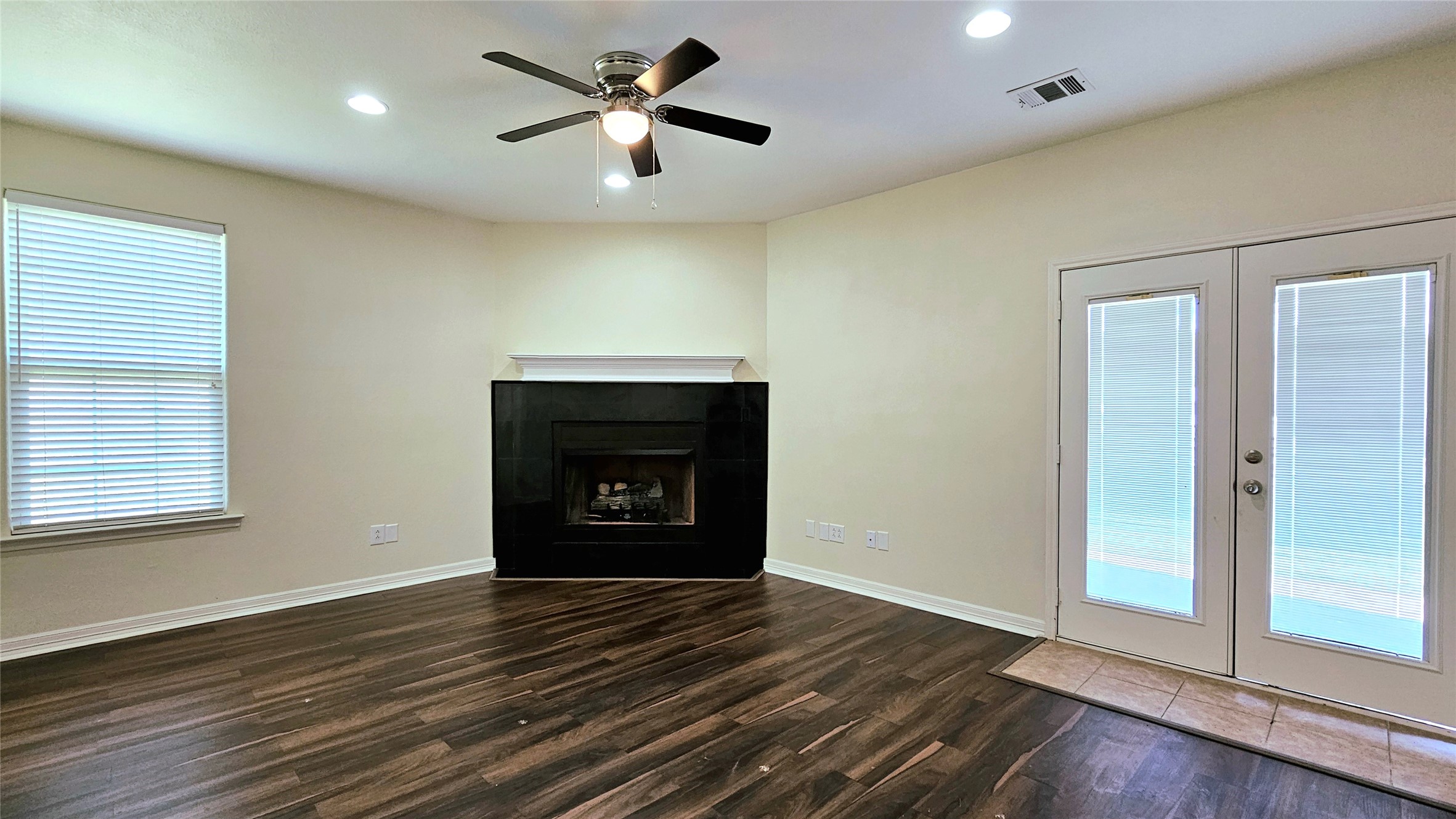 674 E Fulton Street Van Alstyne TX 75495