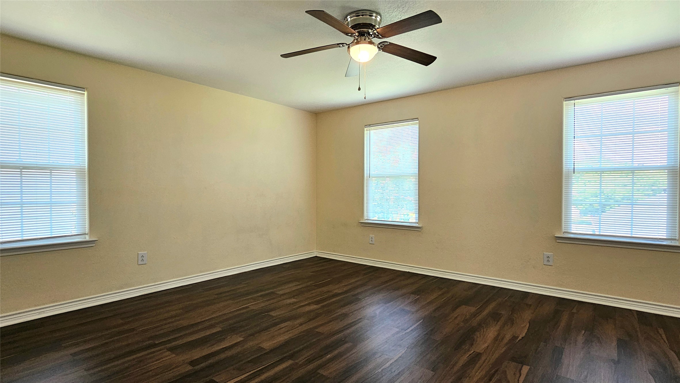 674 E Fulton Street Van Alstyne TX 75495