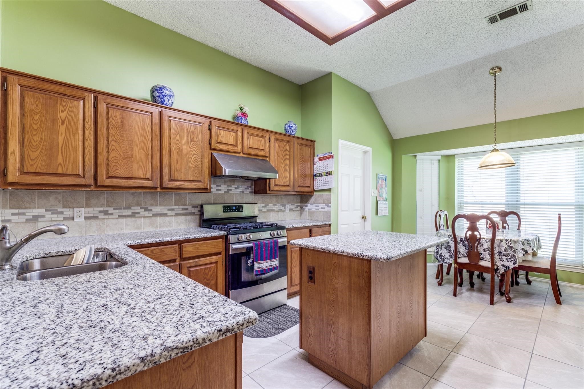 2123 Alto Avenue Carrollton TX 75007