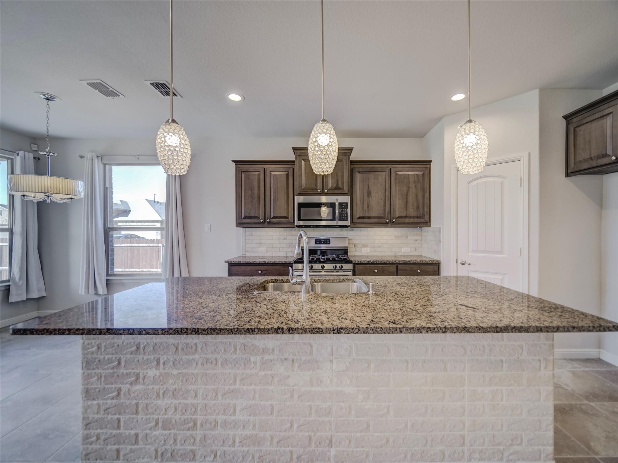 1100 Twin Brooks Lane Fort Worth TX 76177