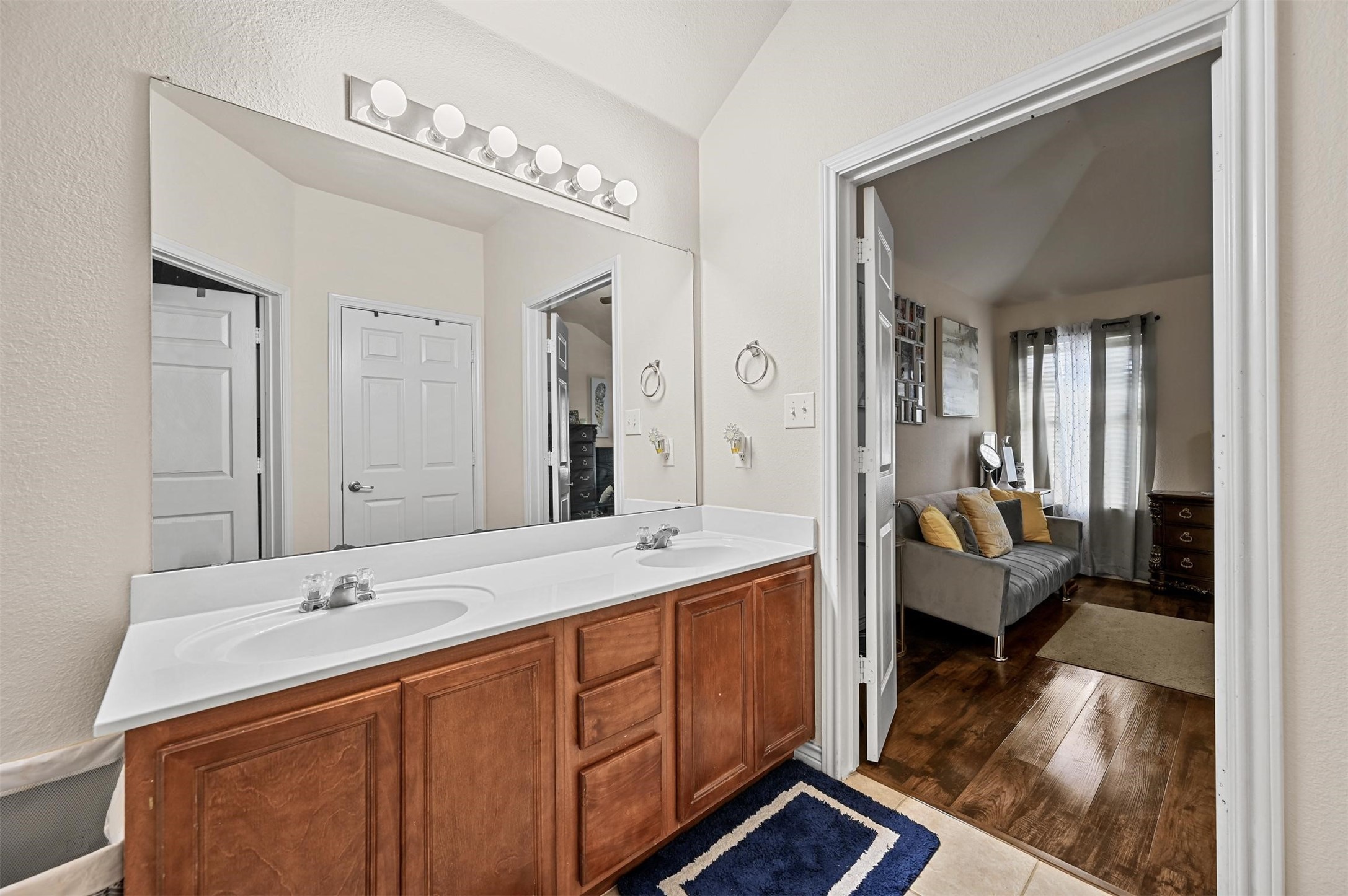 3505 Versante Drive Bedford TX 76021