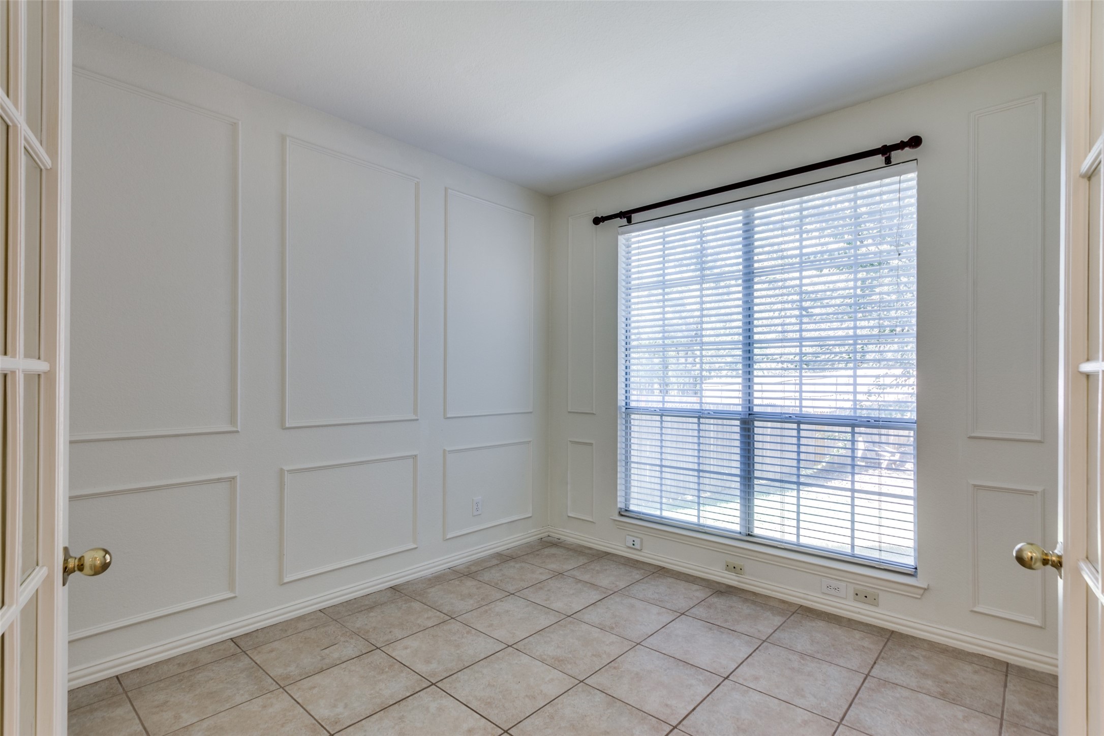 2021 Broadleaf Drive Arlington TX 76001