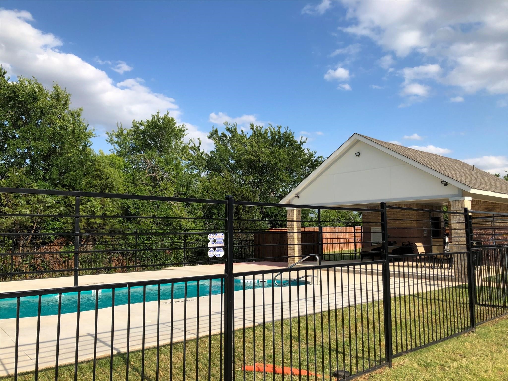 213 Lily Lane Lewisville TX 75057