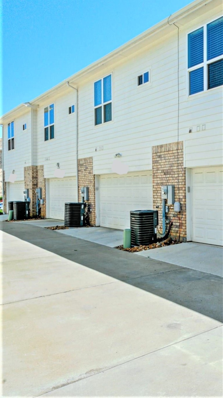 213 Lily Lane Lewisville TX 75057