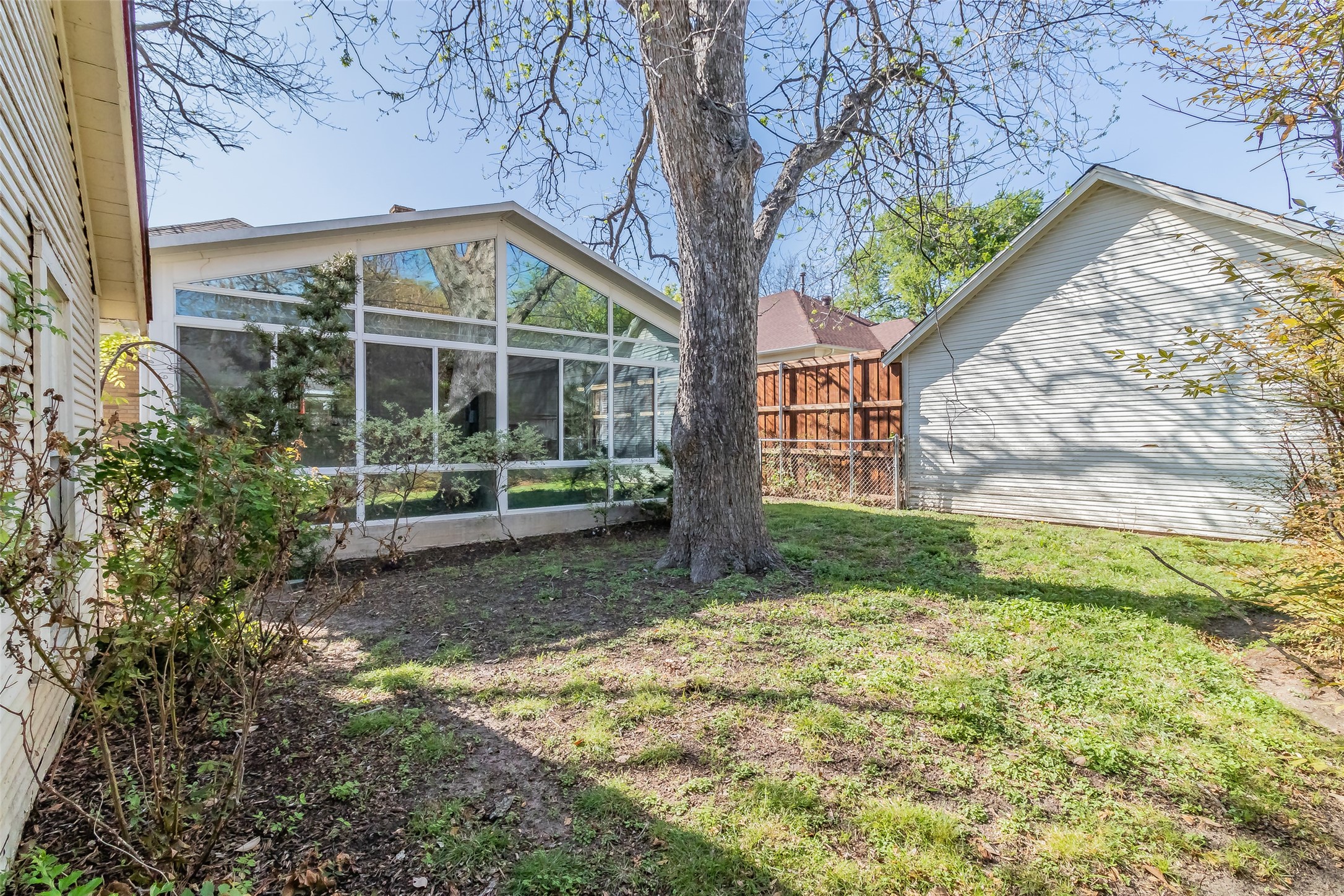 2311 Warner Road Fort Worth TX 76110