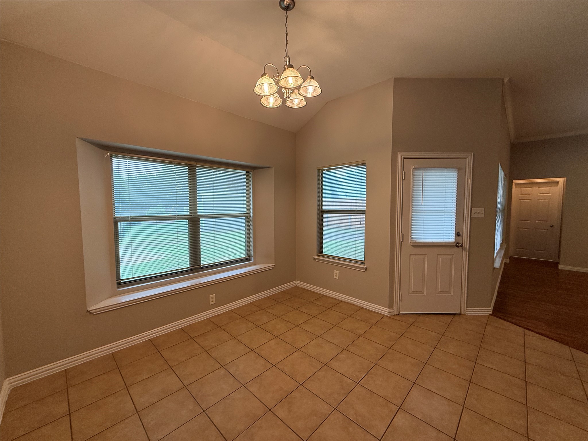 102 Paloma Circle Terrell TX 75160