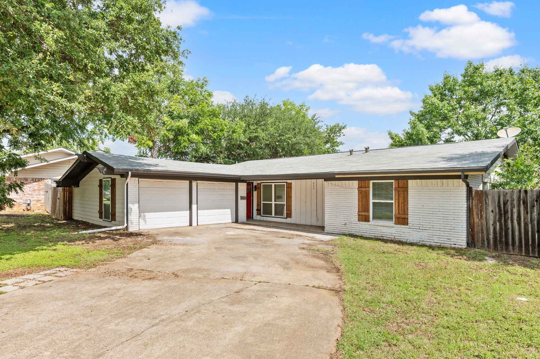 840 Edgehill Drive Hurst TX 76053