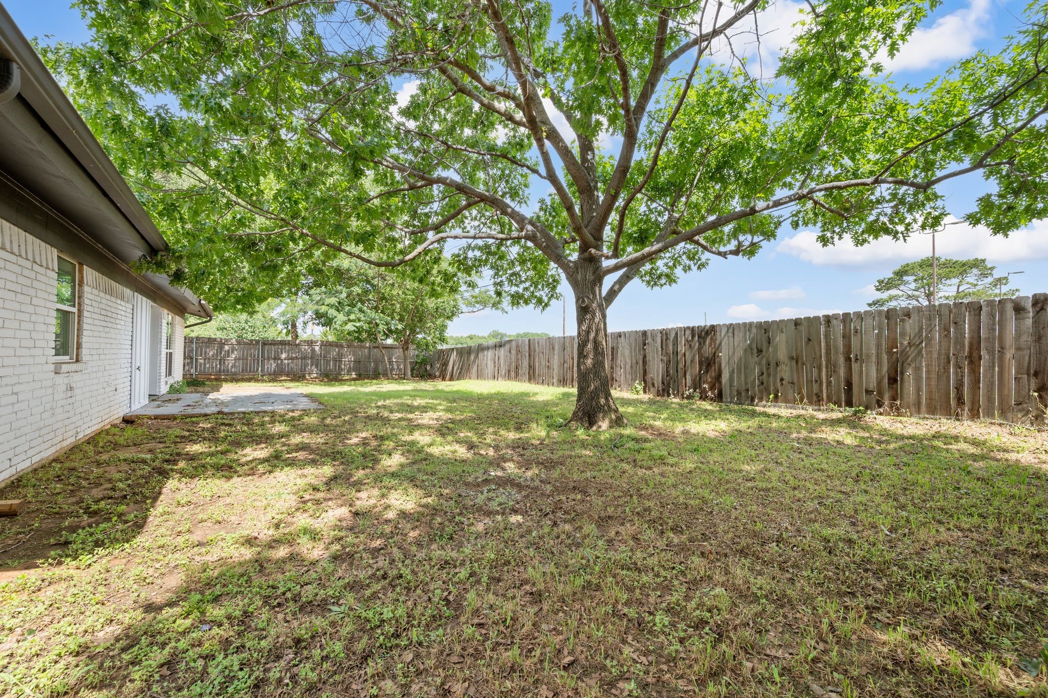 840 Edgehill Drive Hurst TX 76053