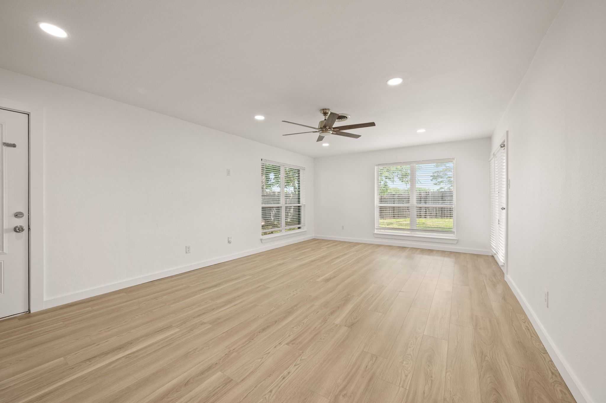 840 Edgehill Drive Hurst TX 76053