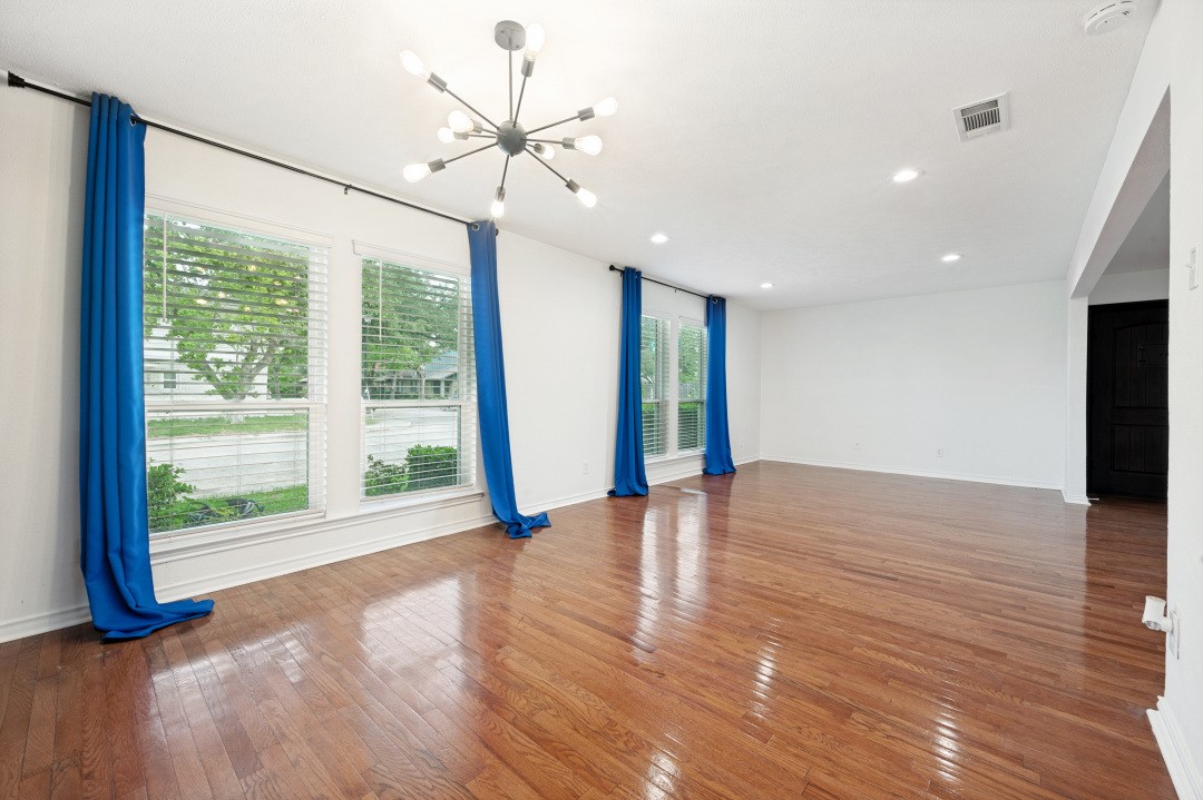 3636 Hopetown Drive Dallas TX 75229