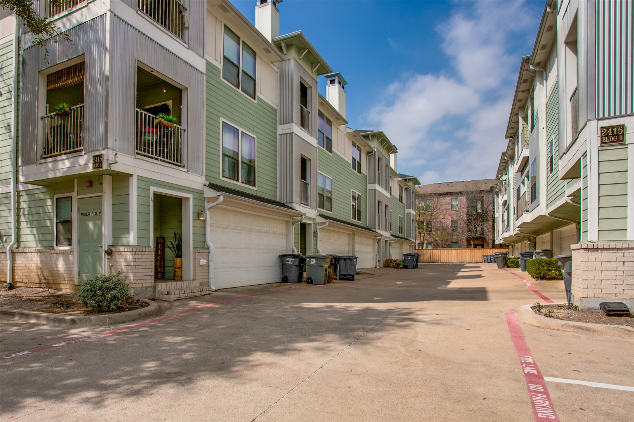 2415 Stutz Drive Dallas TX 75235