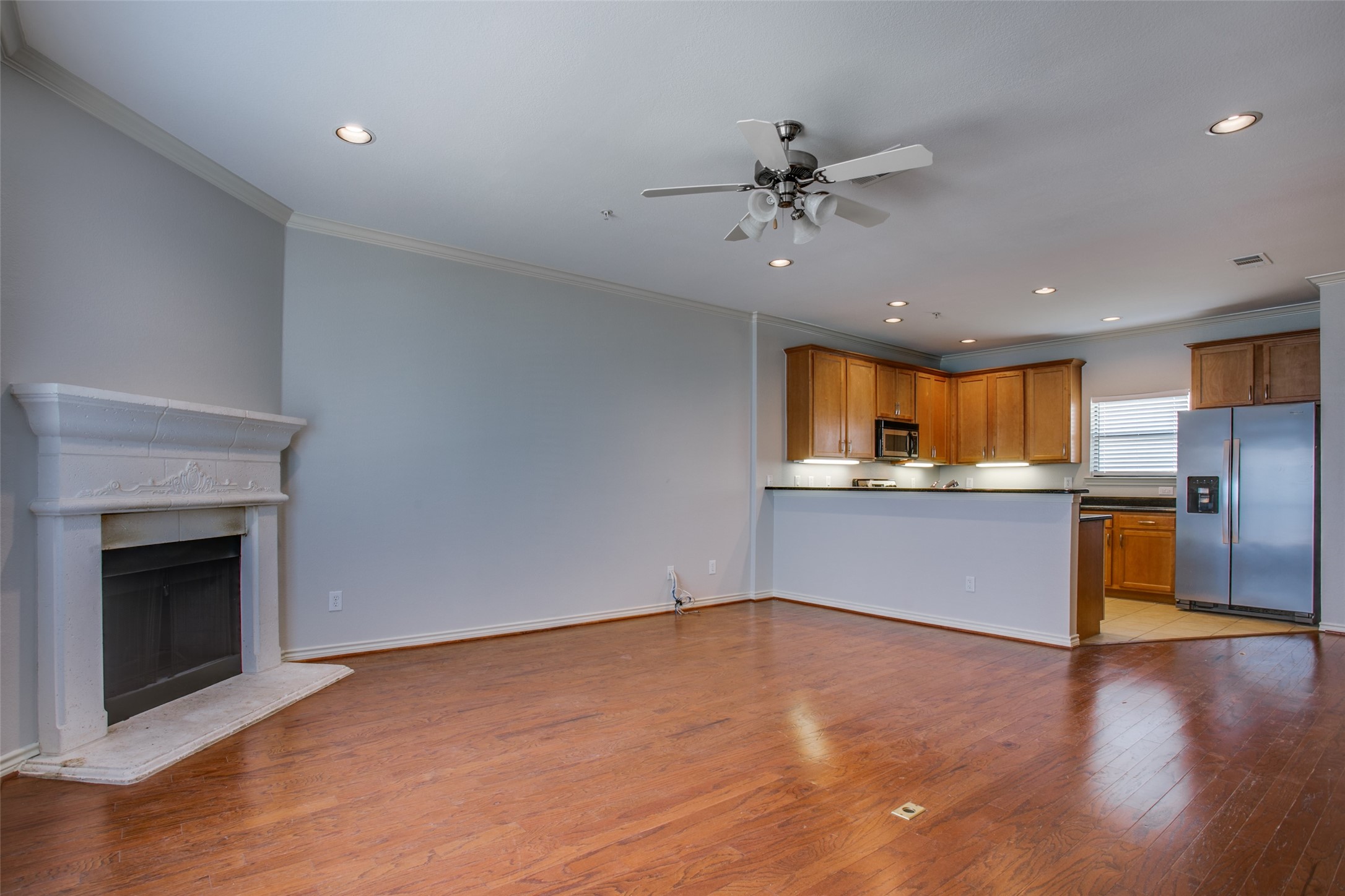 2415 Stutz Drive Dallas TX 75235