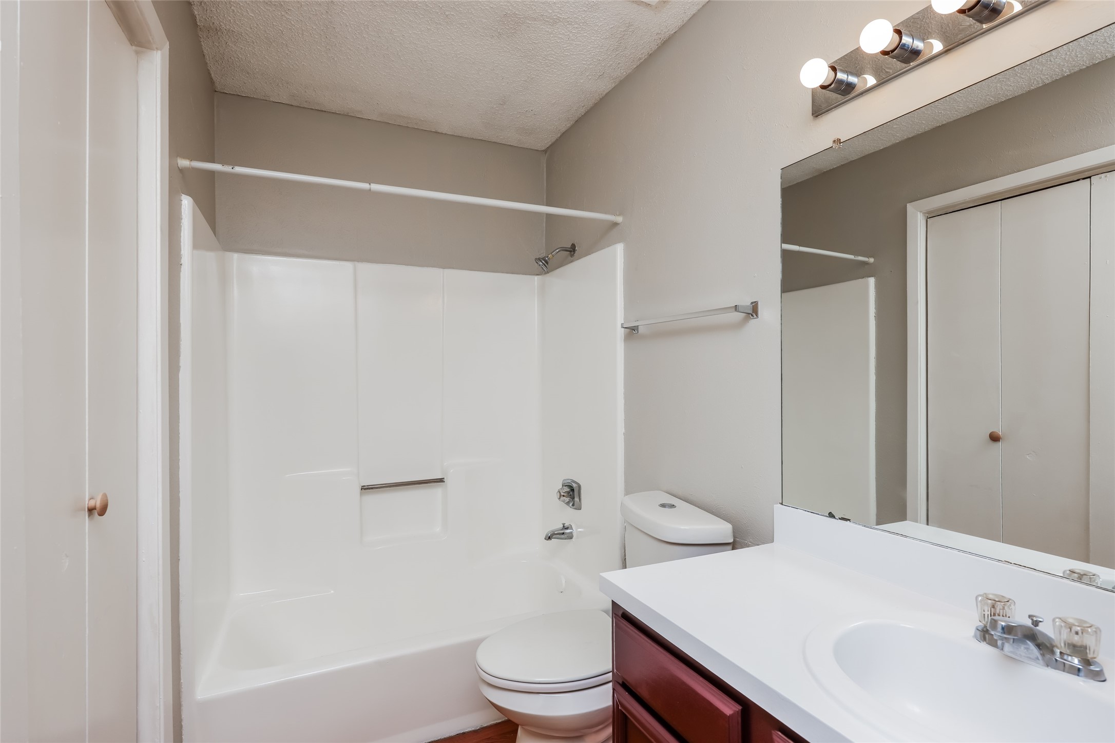 9696 Walnut Street Dallas TX 75243