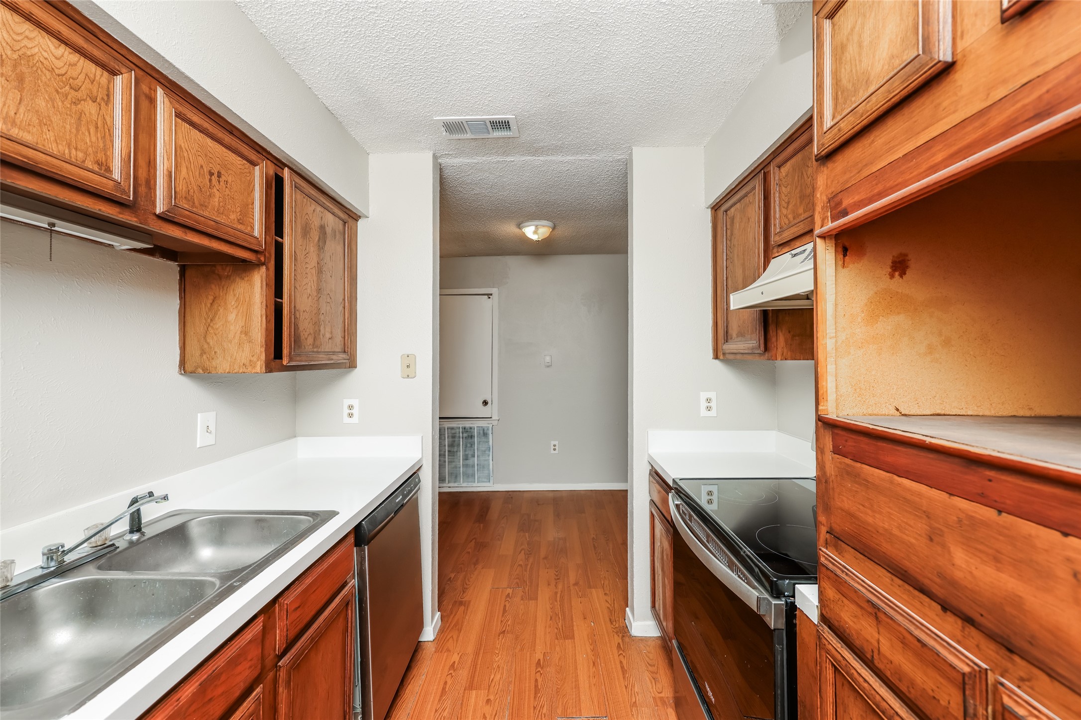 9696 Walnut Street Dallas TX 75243