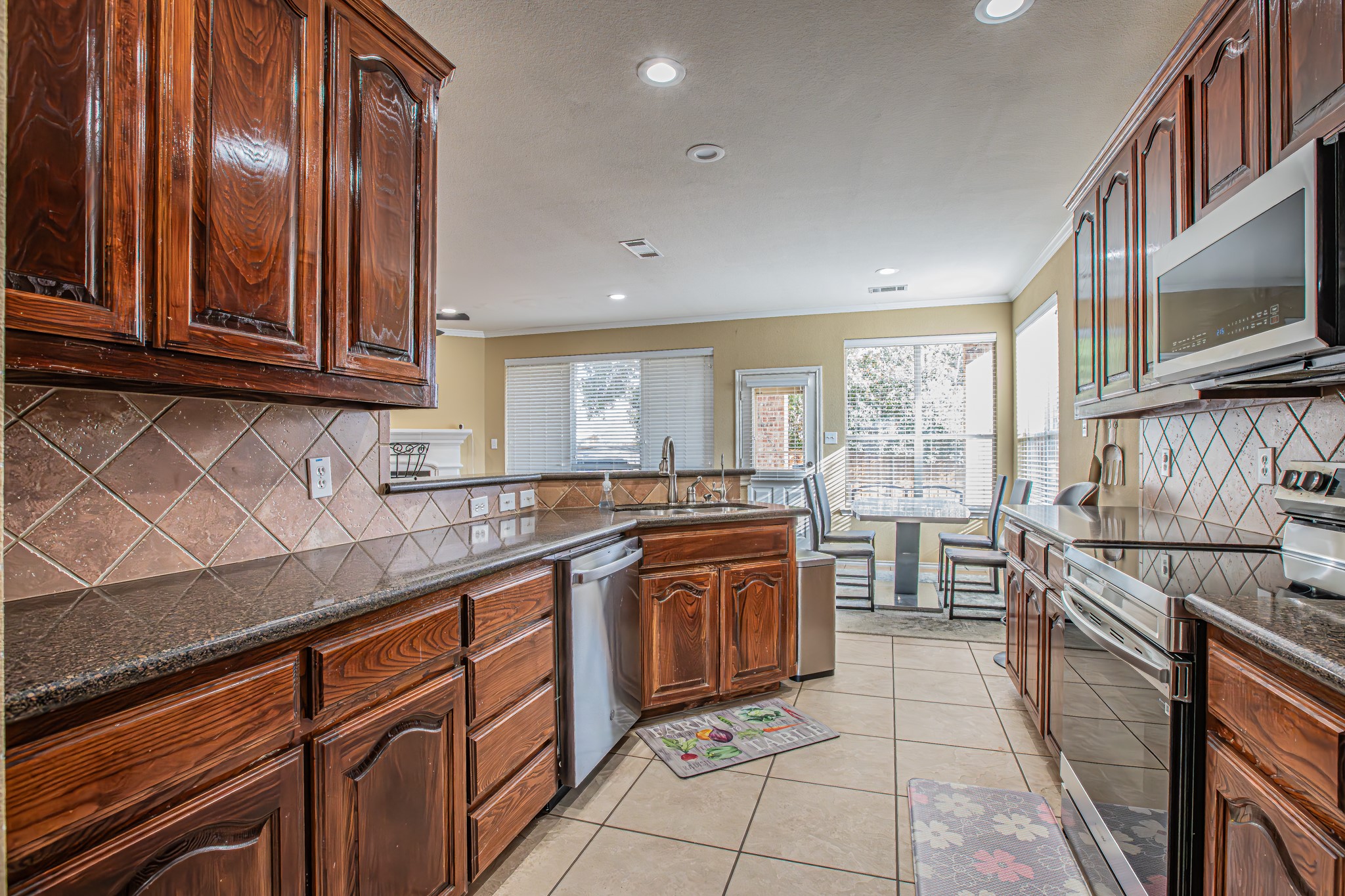 1664 Park Grove Drive Irving TX 75060