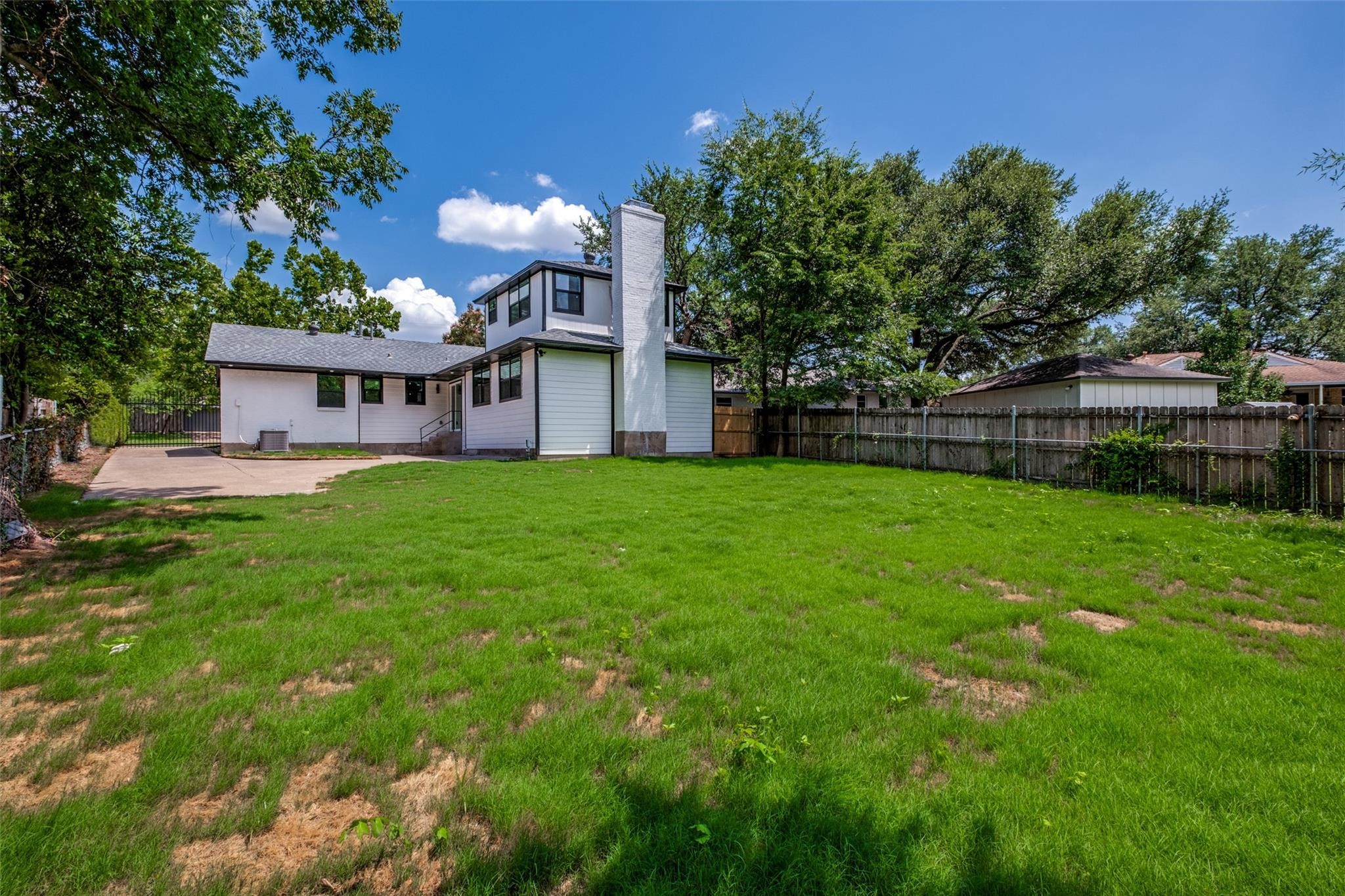 11341 Gatewood Place Dallas TX 75218