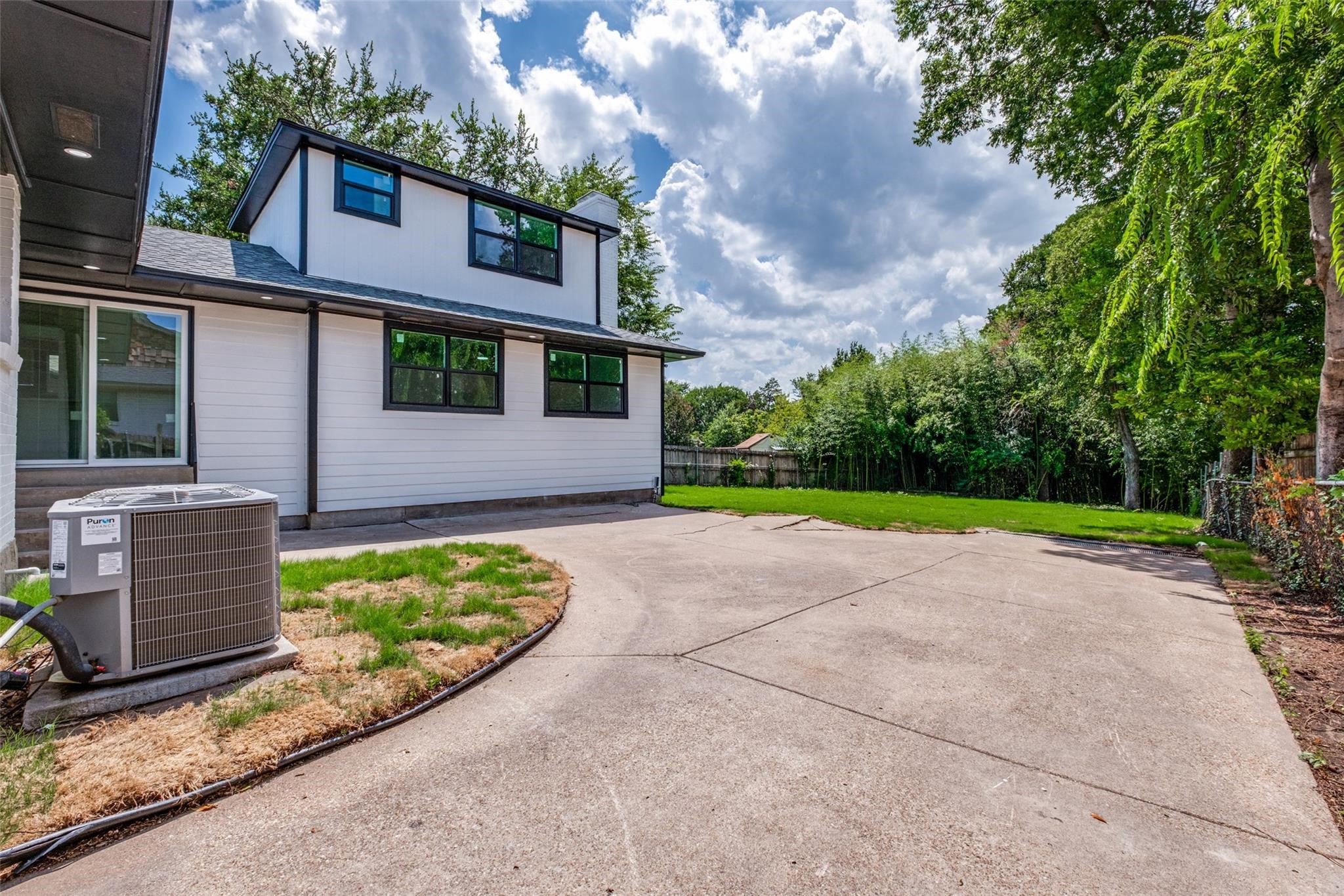 11341 Gatewood Place Dallas TX 75218