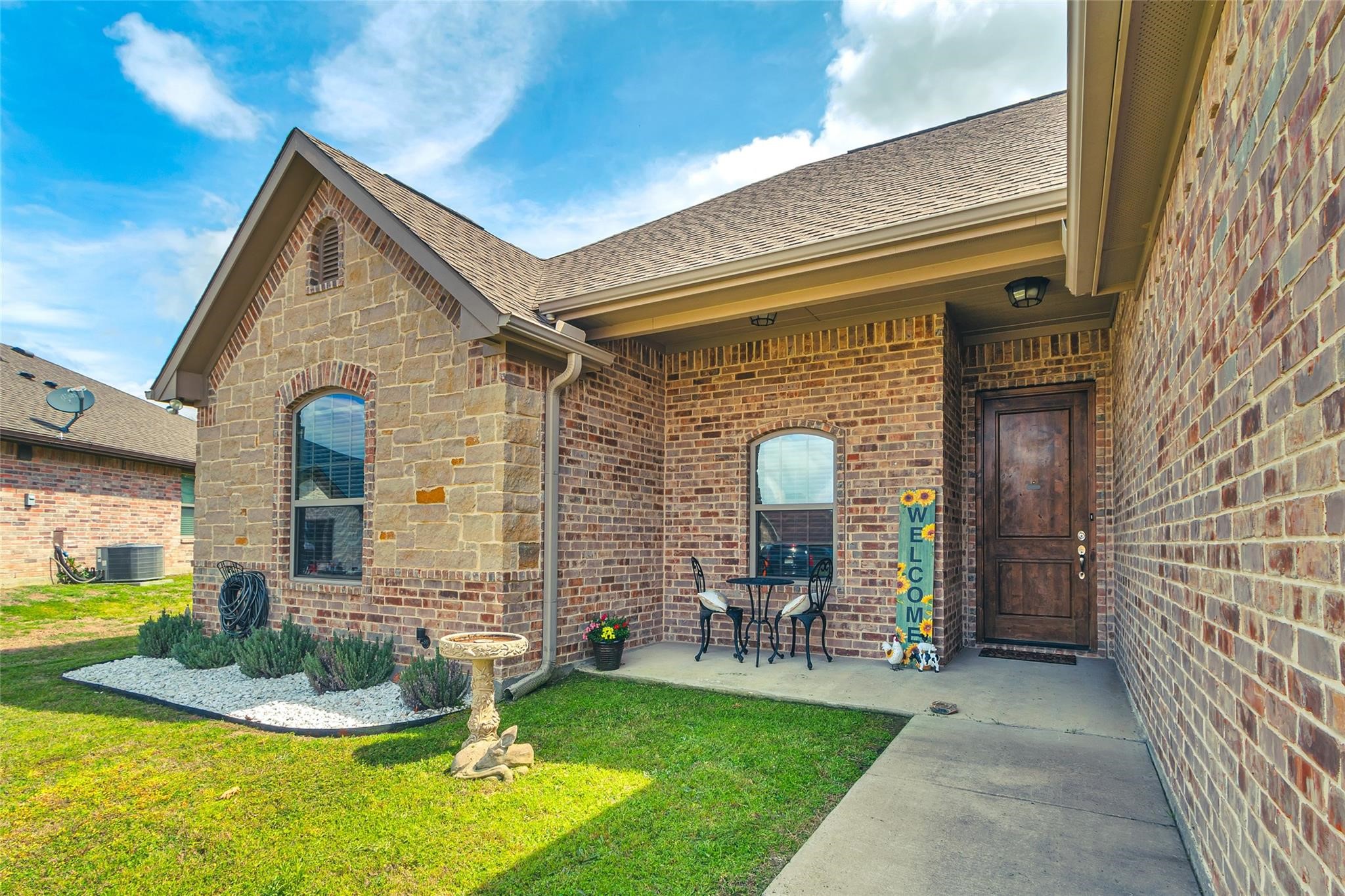 129 Oak Springs Loop Mabank TX 75147