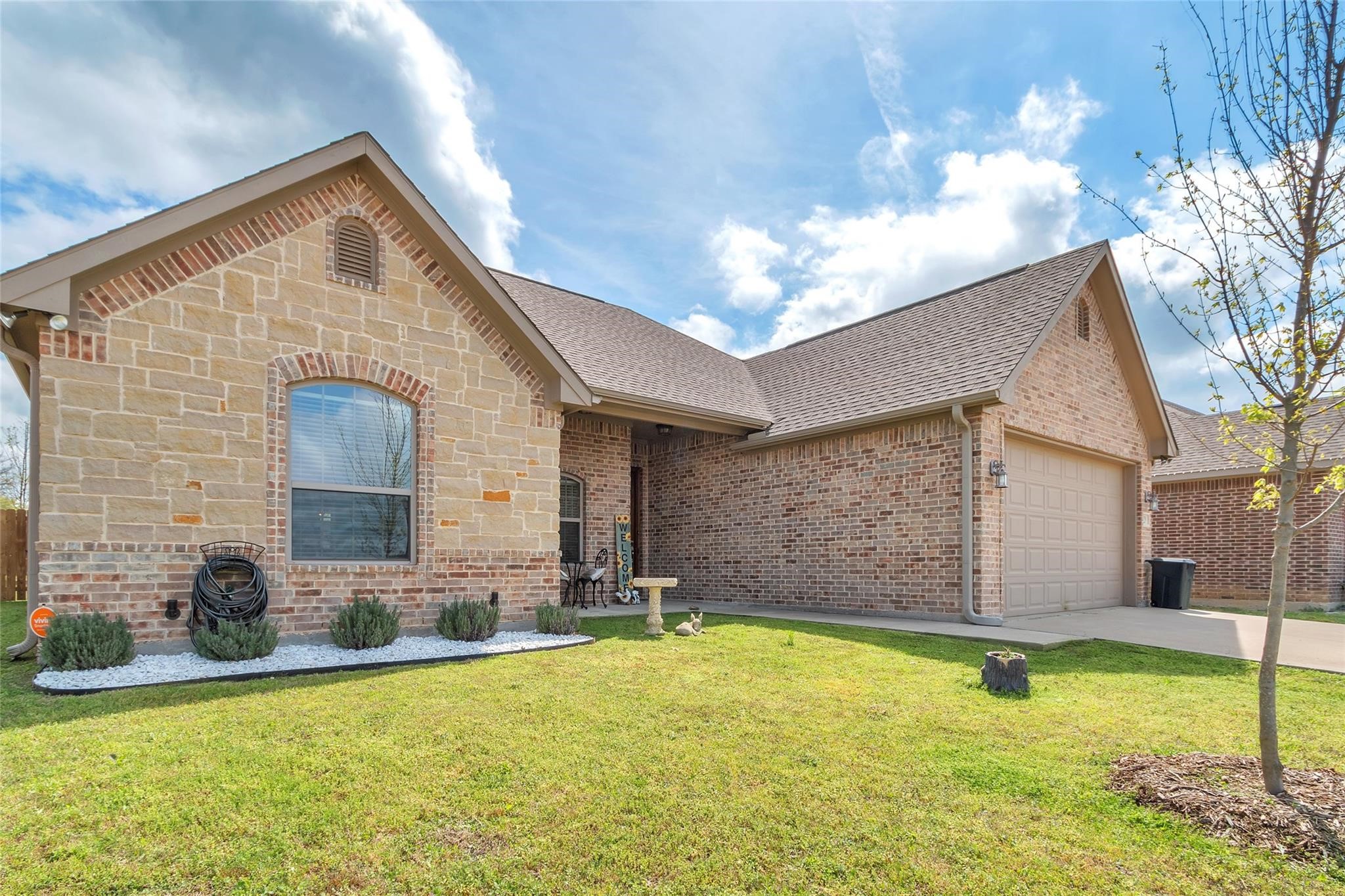 129 Oak Springs Loop Mabank TX 75147