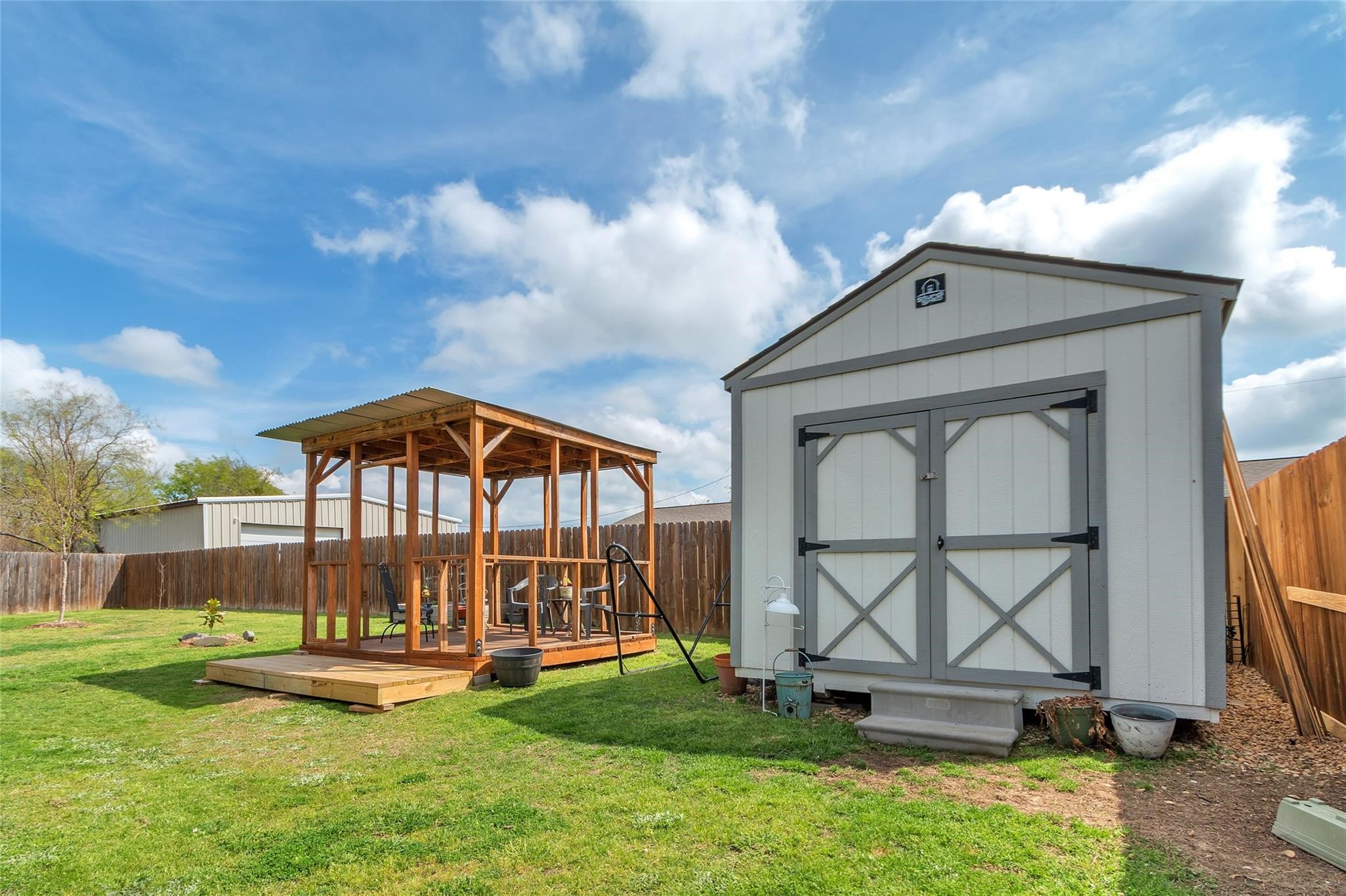 129 Oak Springs Loop Mabank TX 75147