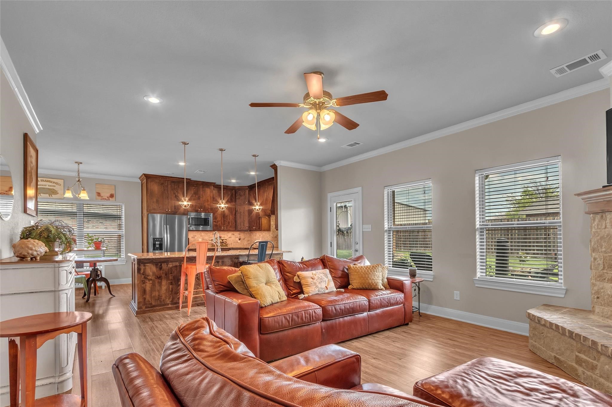 129 Oak Springs Loop Mabank TX 75147