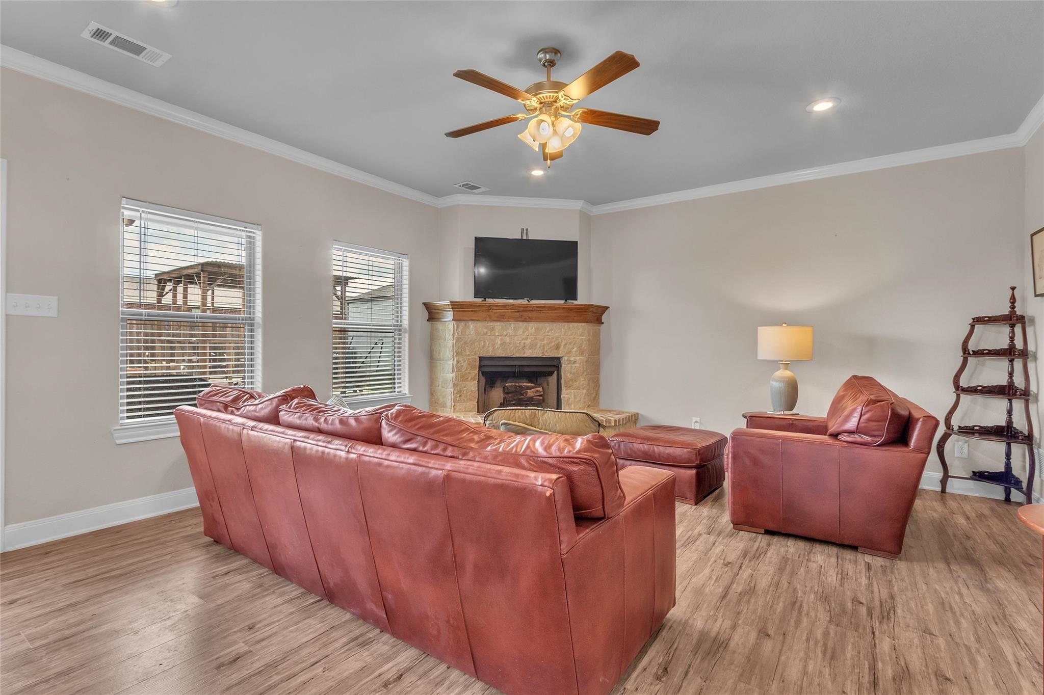 129 Oak Springs Loop Mabank TX 75147