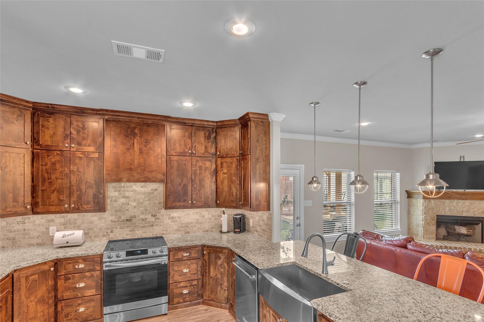 129 Oak Springs Loop Mabank TX 75147