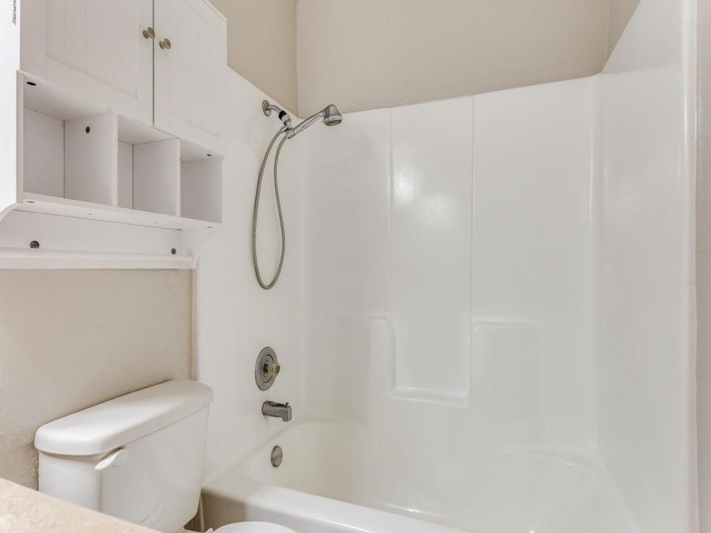 121 Allencrest Drive White Settlement TX 76108
