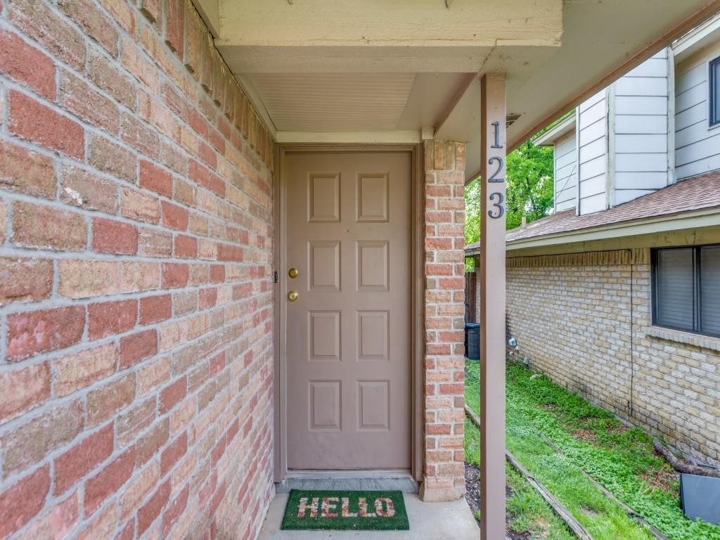 121 Allencrest Drive White Settlement TX 76108
