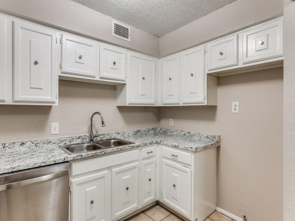 121 Allencrest Drive White Settlement TX 76108