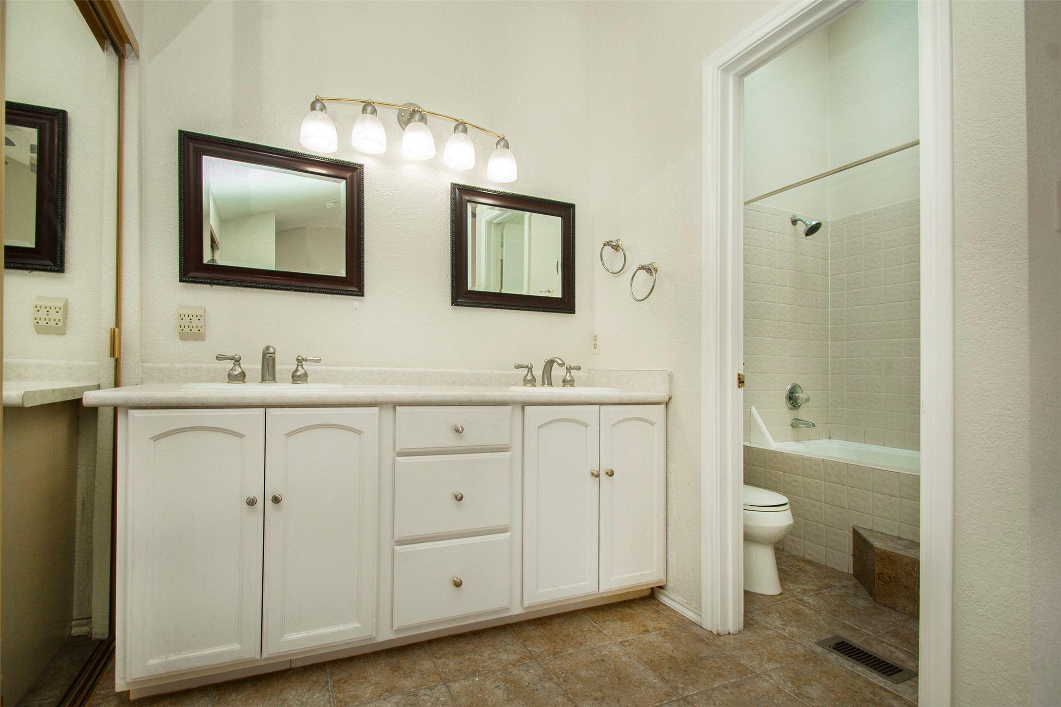 4242 N Capistrano Drive Dallas TX 75287