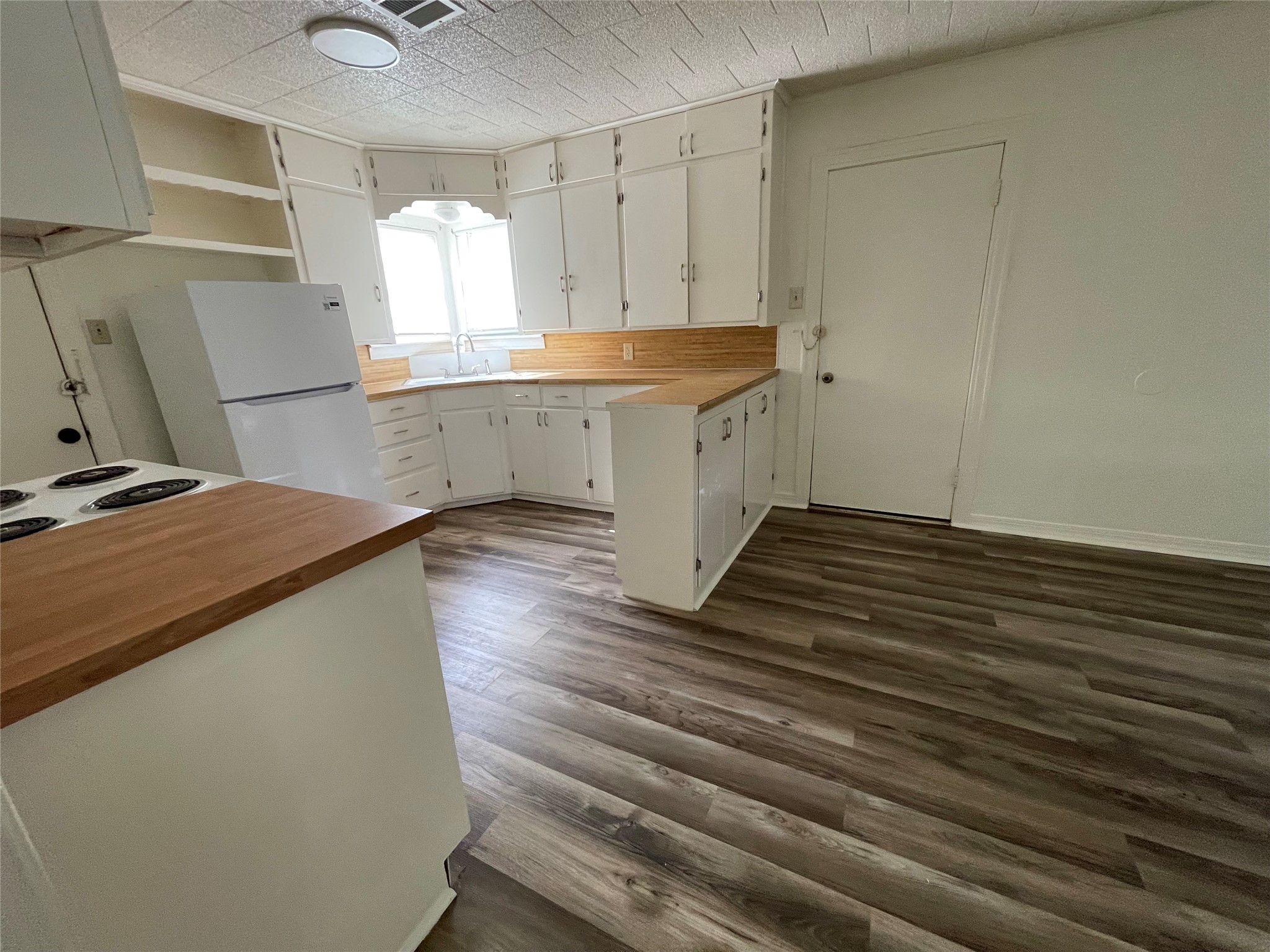 1813 Throckmorton Street Gainesville TX 76240