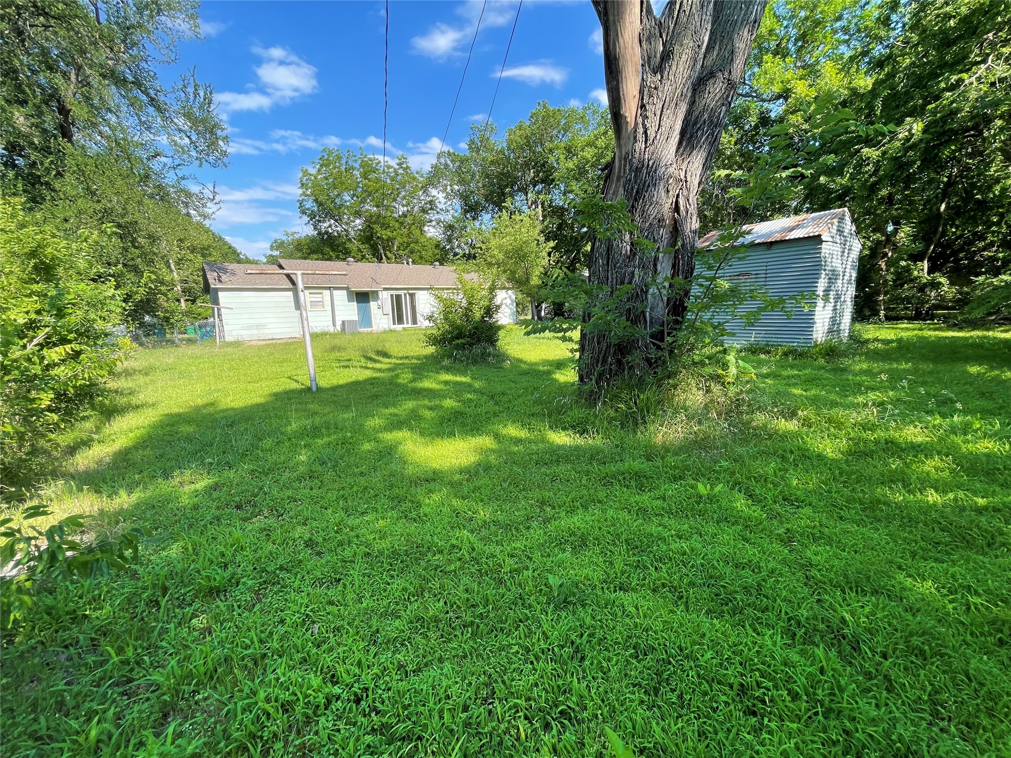1813 Throckmorton Street Gainesville TX 76240